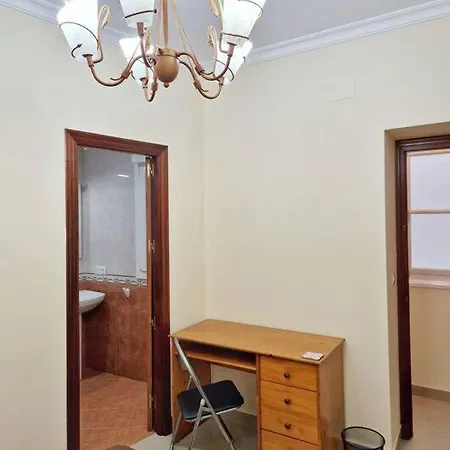 Roy's アパート カディス