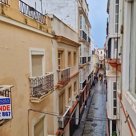 Roy's アパート カディス